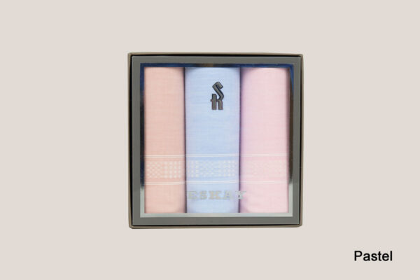 Gift Boxed Ladies Hankies 3pk - Image 2
